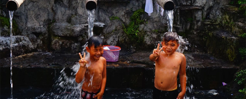 Kids Bathing